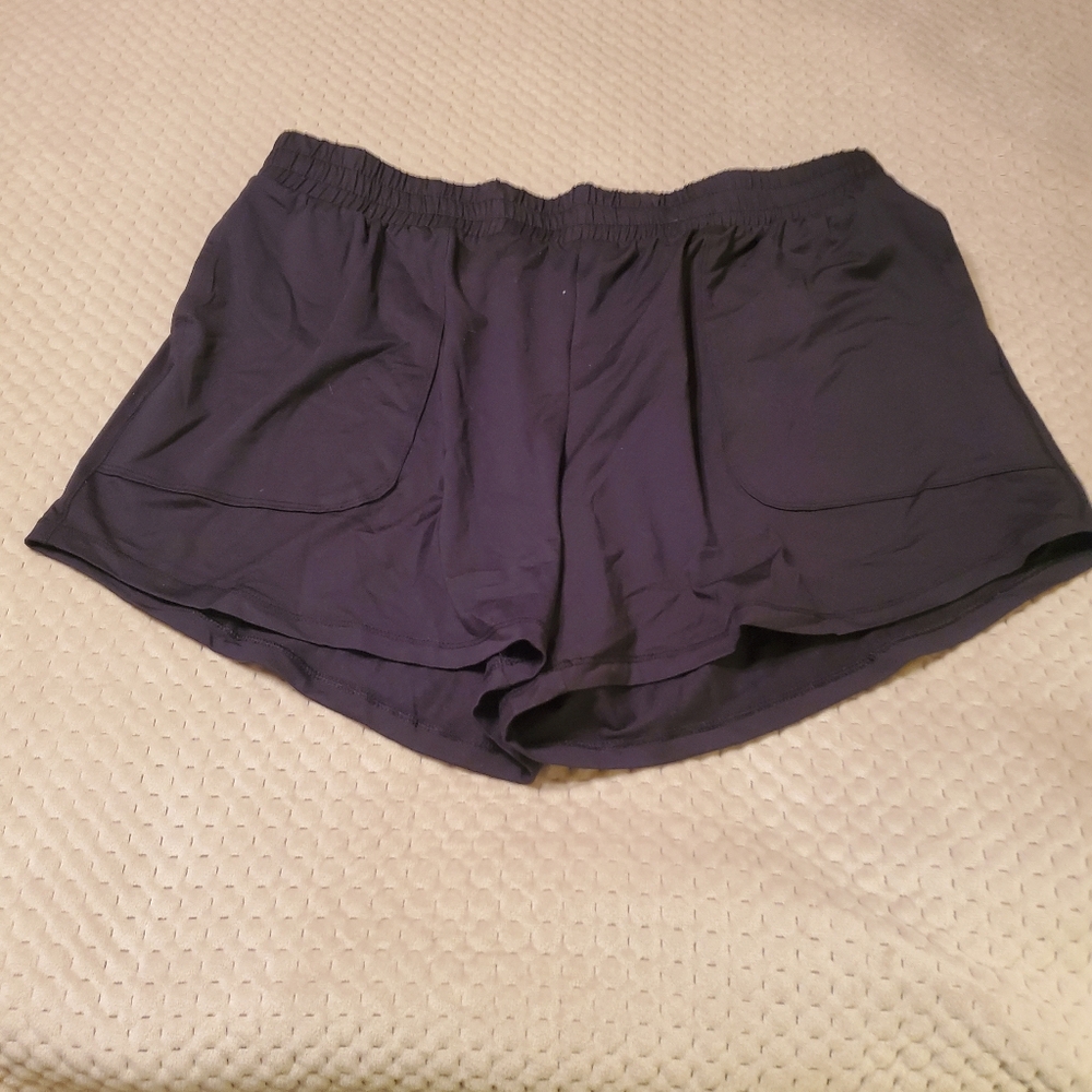 All in motion shorts